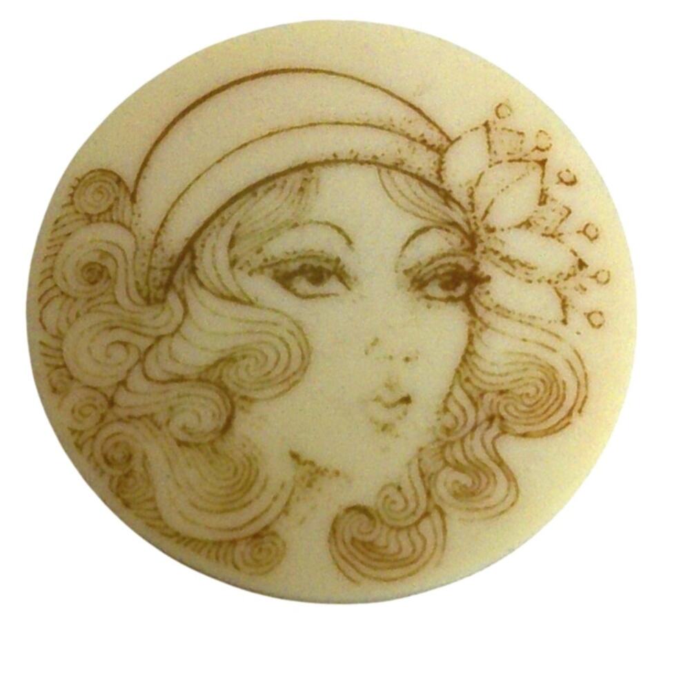 Vtg Early Lea Stein Paris Lady with Hat Serigraphy Brooch Heat-Mounted Clasp